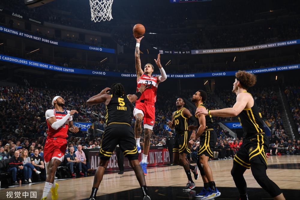 更多有关他 更多有关他